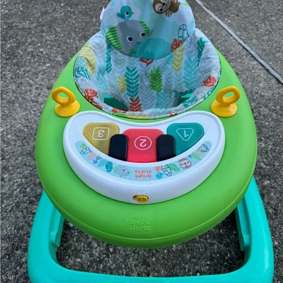 Bright Starts Tiny Trek 2-in-1 Baby Activity
Walker - Jungle Vines - Picture 8 of 14